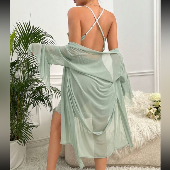 Beautiful cami set - Picture 2 of 7